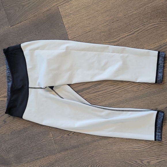 Lululemon Wunder Under Crop in Full-On Luxtreme - Picture 12 of 12